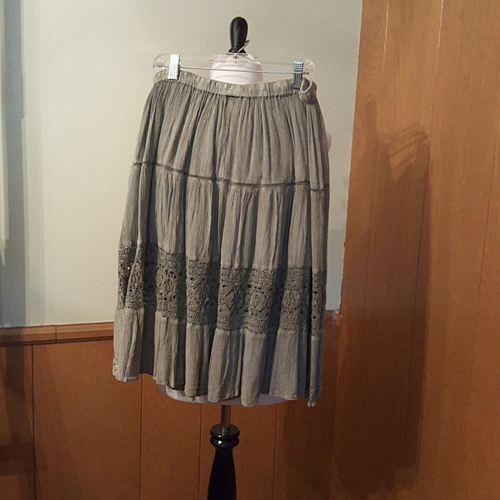 Skirt - Picture 2 of 2